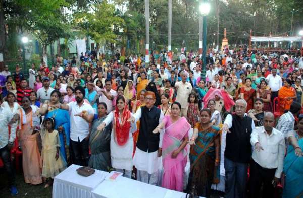 स्वर्णिम भारत अभियान : फ्लावर शो में पहुंचे सैकड़ो लोगों ने लिया स्वच्छता का संकल्प