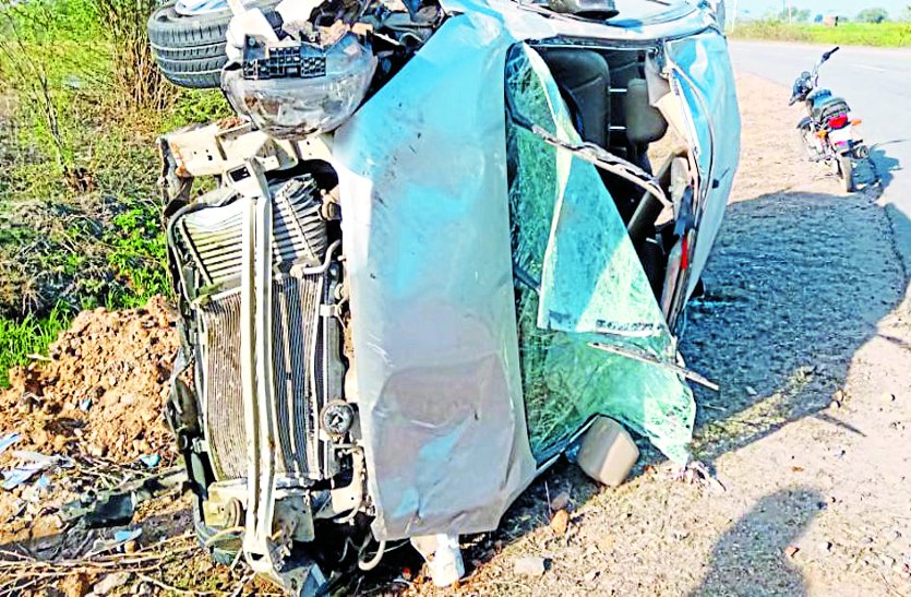 8 people injured in road accident at datia