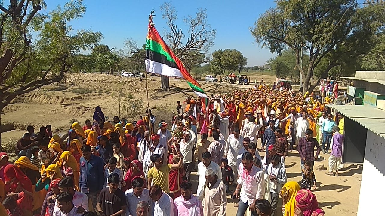 कलश यात्रा निकाली, लगाए जयघोष
