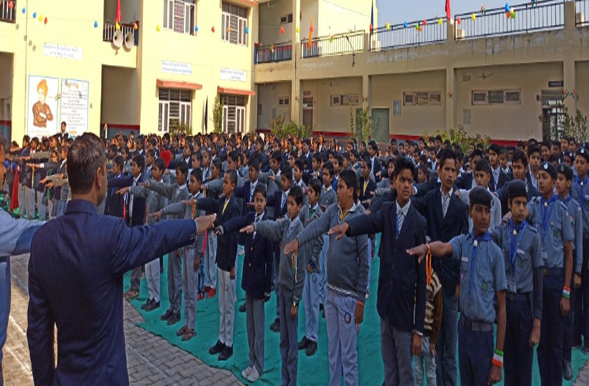 Students gathered in oath of cleanliness