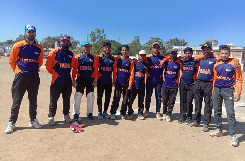 यदु स्मृति लेदर बॉल क्रिकेट टूर्नामेंट में सूर्या क्लब ने बरही को दी शिकस्त, जमकर जड़े चौके-छक्के, देखें वीडियो