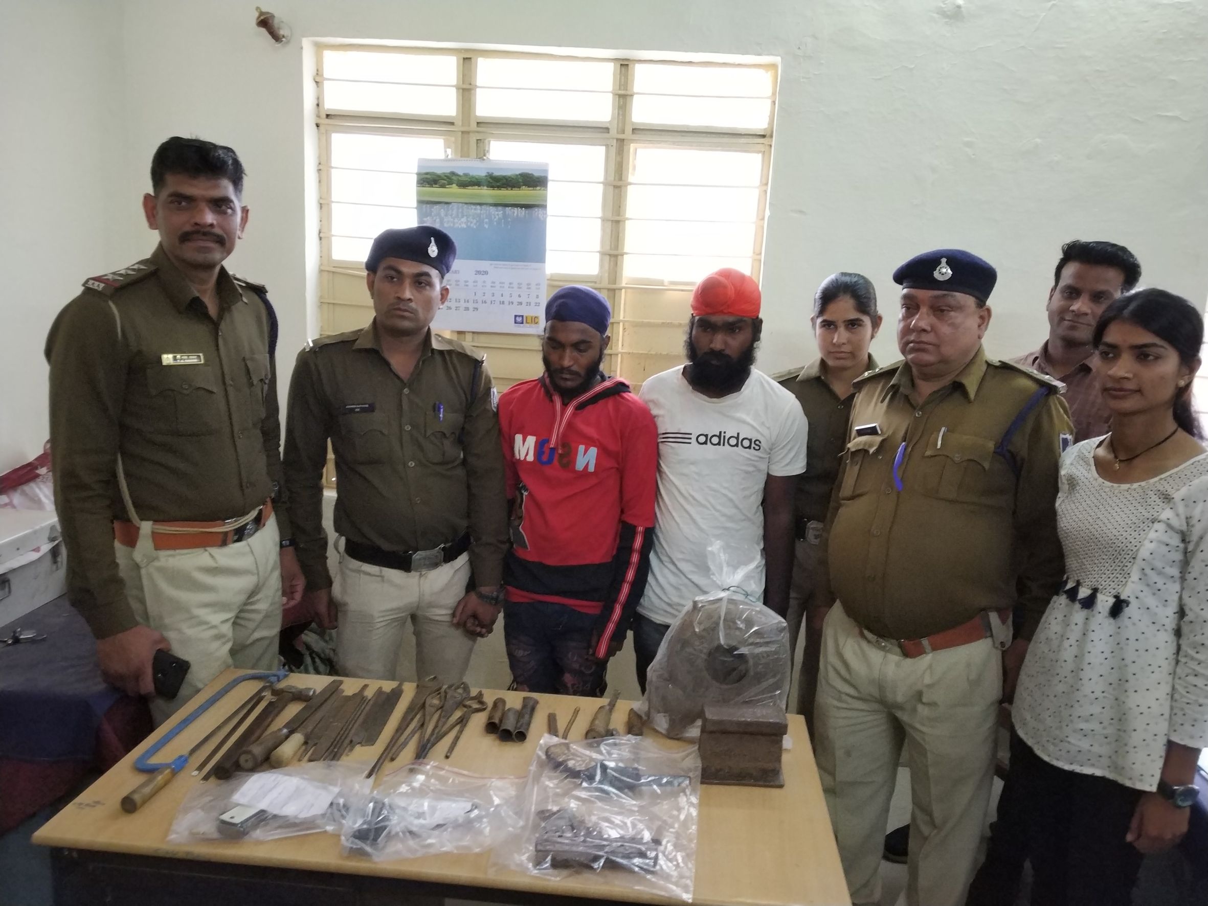 2 accused of illegal arms smuggling arrested