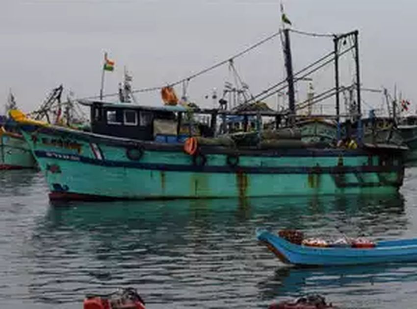 चार दिन और 51 मछुआरों का अपहरण