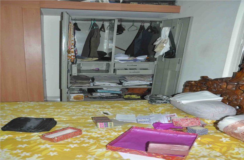 The thieves had raked the house of former divisional commissioner Gupt