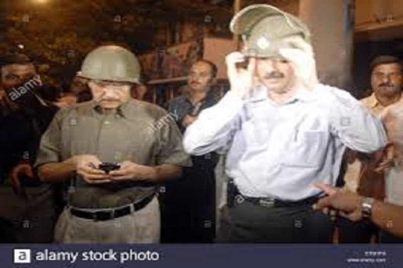 Maha politics: आतंकी कसाब के नहीं मुंबई पुलिस की गोली से मरे थे हेमंत करकरे