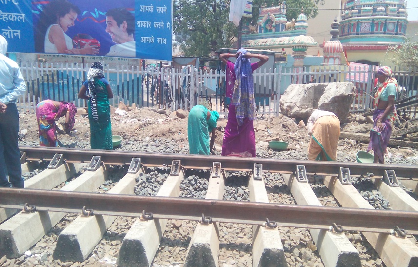 Railway: रेलवे स्टेशन में पिट लाइन की सुविधा की दरकार, अभाव में अक्सर रद्द हो रही ट्रेनें
