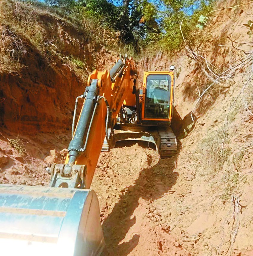 Illegal excavators seized three heavy machines