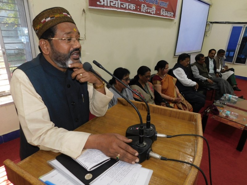 सुन्दर शब्दों की एक सुन्दर व्यवस्था है कविता