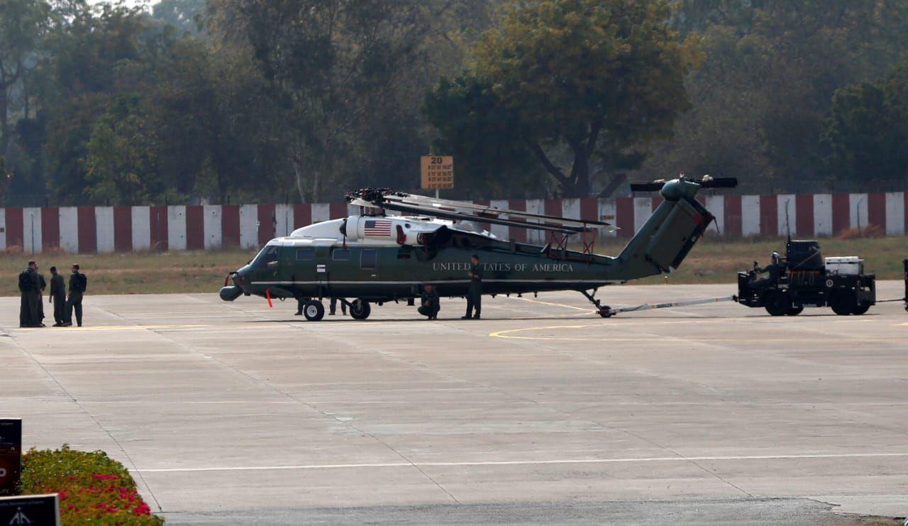 Gujarat:  अमरीकी राष्ट्रपति Trump का आधिकारिक हेलिकॉप्टर 'मरीन वन' पहुंचा अहमदाबाद