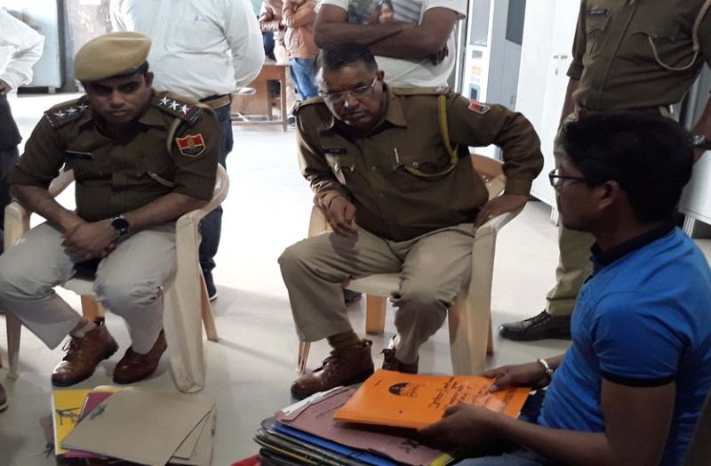 भवन निर्माण की गुम हुई फाइल की तलाश में पुलिस ने खंगाले दस्तावेज