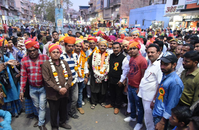 Urs हजरत लतीफ शाह बाबा के उर्स में उमड़े हजारों जायरीन