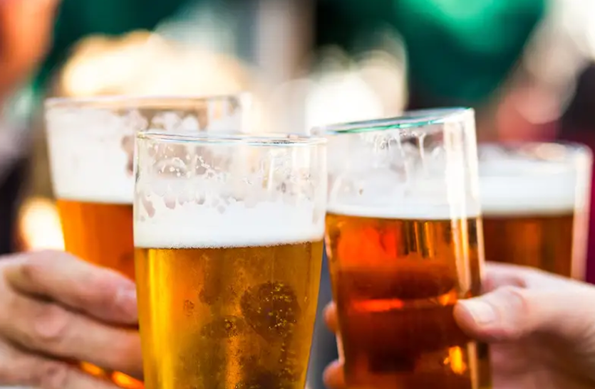 बीयर हुई सस्ती, शराब के दाम बढ़े, सरकार ने बनाए नए नियम