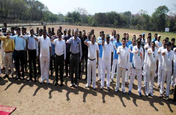 Photo Gallery : देश की सुरक्षा में तैनात सीमा सुरक्षा बल के अधिकारियों और जवानों ने ली शपथ-बनाएंगे देश को स्वर्णिम