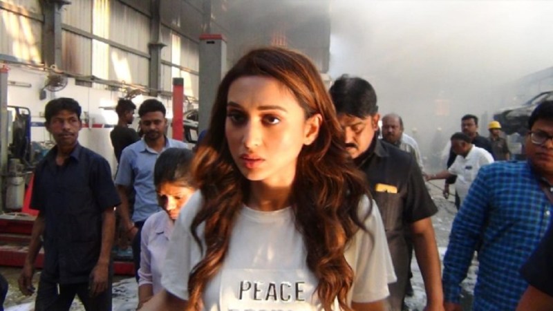 2 करोड़ का नुकसान, 40 कारें जली