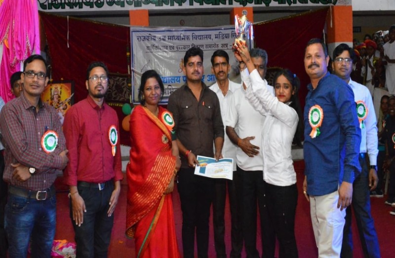 उच्च माध्यमिक विद्यालय मडिया का वार्षिकोत्सव, विद्यार्थियों ने दी सांस्कृतिक प्रस्तुति