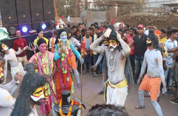 Photo Gallery ; शिवजी बिहाने चले पालकी सजाइके... भभूति लगाइके..