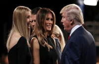 डोनाल्ड ट्रंप के परिवार के अलावा साथ आने वालों में दो भारतीय अधिकारी भी शामिल