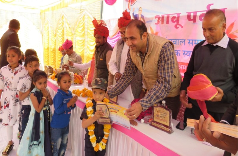 मेघवाल समाज की प्रतिभाओं का सम्मान : रूढ़ीवादी प्रथाओं से ऊपर उठकर ही समाज का विकास संभव- देवासी