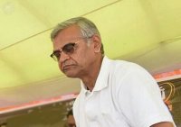 SE told officers - stop dancing at the behest of contractors