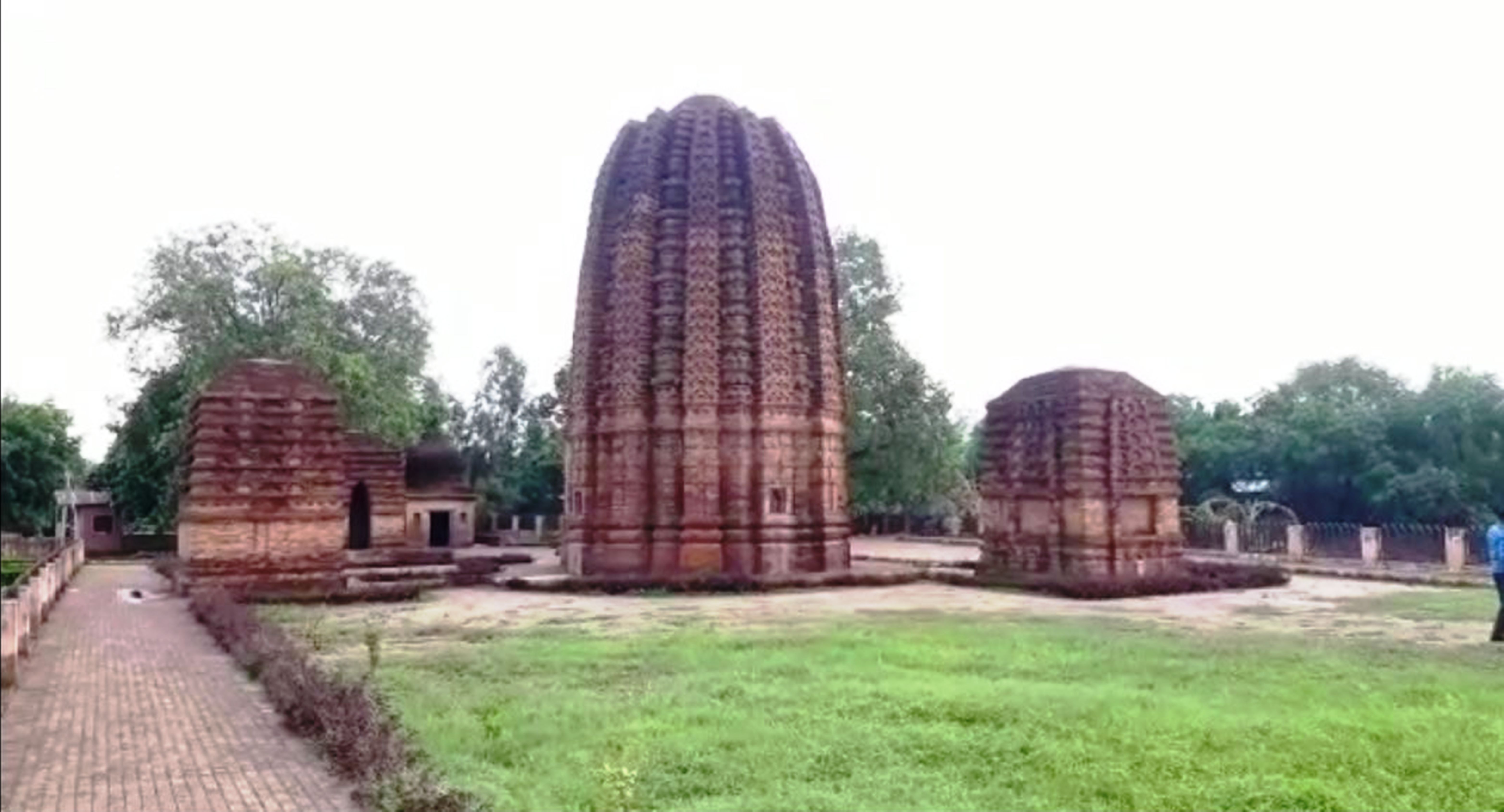 9वीं सदी के लाखौरी ईट से निर्मित इस मंदिर में छिपे हैं कई चमत्कारी रहस्य