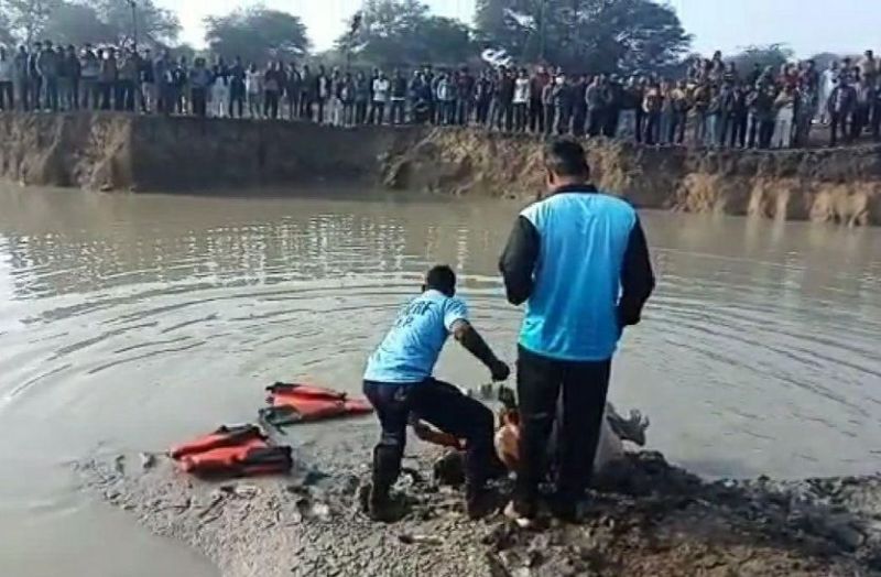 VIDEO बेटा पढऩे नहीं गया तो नाराज मां ने भेजा जंगल में, बाद में मिला शव