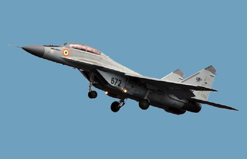 गोवा में इंडियन नेवी का विमान मिग-29K दुर्घटनाग्रस्त