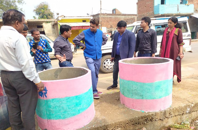 Scotch group inspects toilet, cowshed, soakta, nadep
