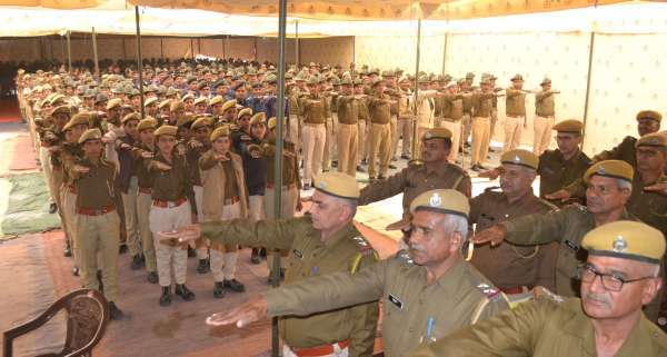 #svarnimbhaaratabhiyaan :  उर्स में आए पुलिस के जवानों ने ली शपथ