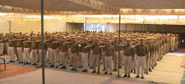 #svarnimbhaaratabhiyaan :  उर्स में आए पुलिस के जवानों ने ली शपथ