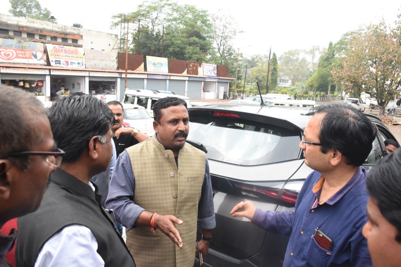 जिला पंचायत के शपथ ग्रहण में नहीं पहुंचे अफसर, सदस्यों ने किया बहिष्कार...