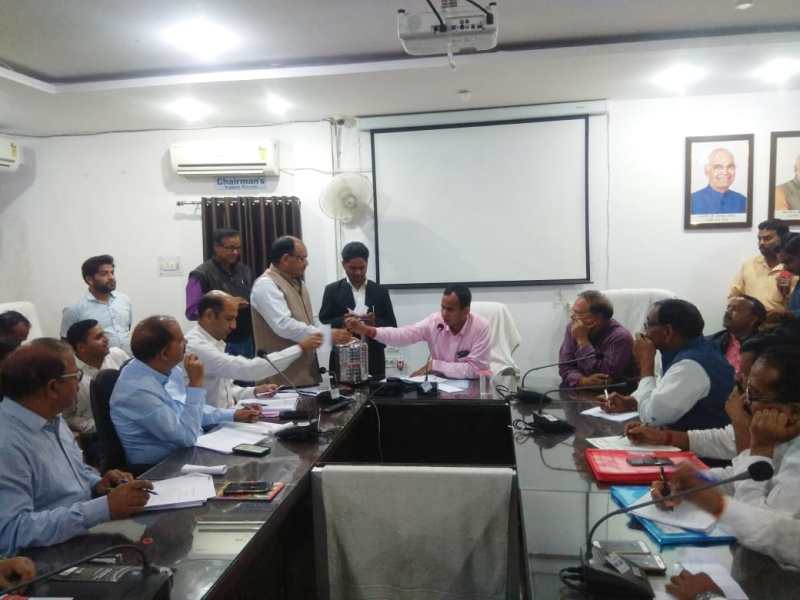 कलेक्ट्रेट सभागार में लॉटरी सिस्टम से पूरी की गई प्रक्रिया