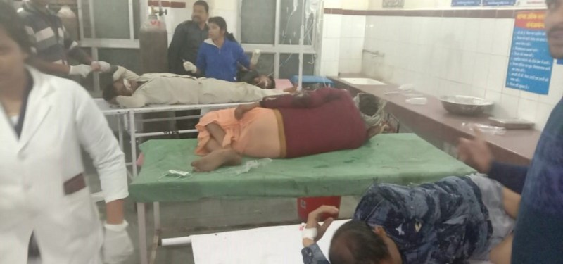 हनुमान मंदिर पर खाना खाने के बाद आधा दर्जन की बिगड़ी तबीयत