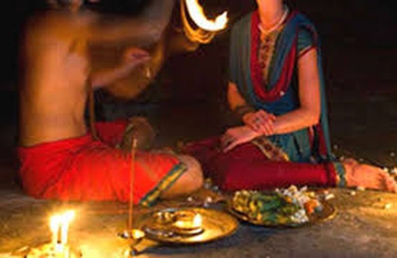 महिला का दुखड़ा, तांत्रिक का खेल और गए २७ करोड़