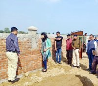 Seeing the dilapidated panchayat building, resentment on the secretary