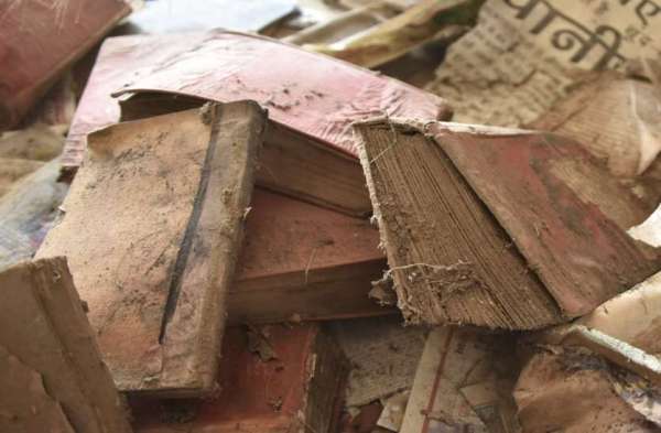 वाचनालय के साहित्य को लग गया लापरवाही का दीमक