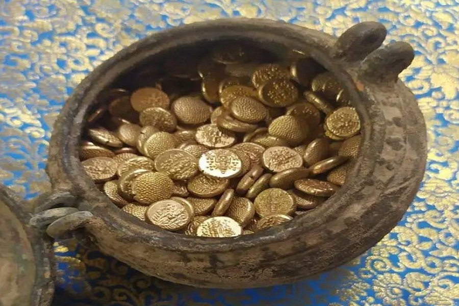 505 gold coins found in a pot during renovation work at tiruchy Temple
