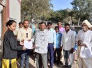 ग्रामीणों ने की बर्बाद हुई फसल के मुआवजे की मांग