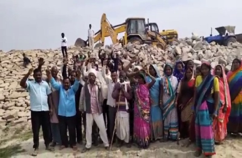 Farmers protest in basti