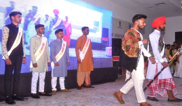 श्रीगंगानगर.दो दिवसीय उद्यम समागम,शंकाओं का समाधान और योजनाओं, अनुदानों की दी जानकारी........देखें खास तस्वीरें