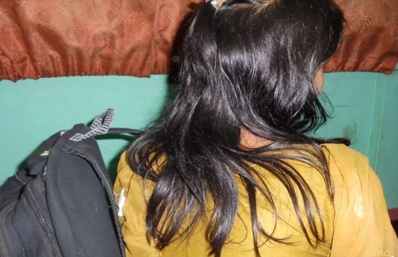 डर के मारे छात्रा के परिजन बलात्कारी शिक्षक के खिलाफ नहीं कर रहे थे शिकायत, गर्भपात के बाद तबियत बिगड़ी तो आक्रोशित हो गए ग्रामीण