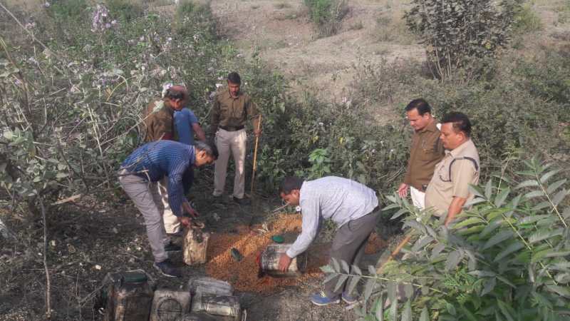Liquor recovered from secret bases, nala mhoalla, mheragaon, itarsi