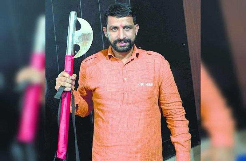 Naveen JaiHind : हरियाणा में 'गायों के लिए खूटा गाड़' अभियान चलाने वाले ने पत्नी के बाद अब राजनीति भी छोड़ी, जानिए क्यों?