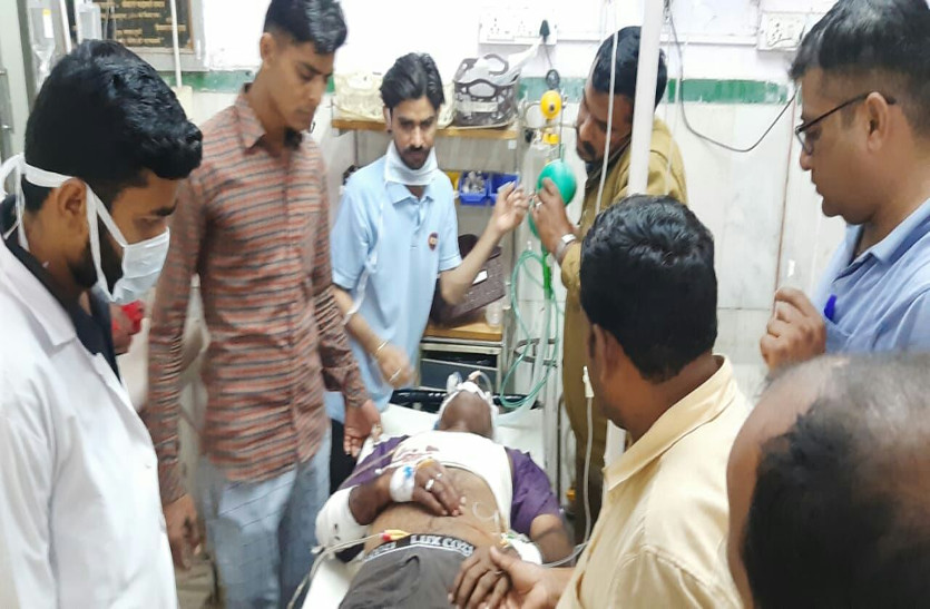 कार-बोलेरो की भिड़ंत, एसपी की कार चालक सहित दो घायल