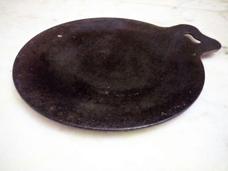 क्या आप जानते हैं किचन में रखा तवा खोल सकता है आपकी किस्मत