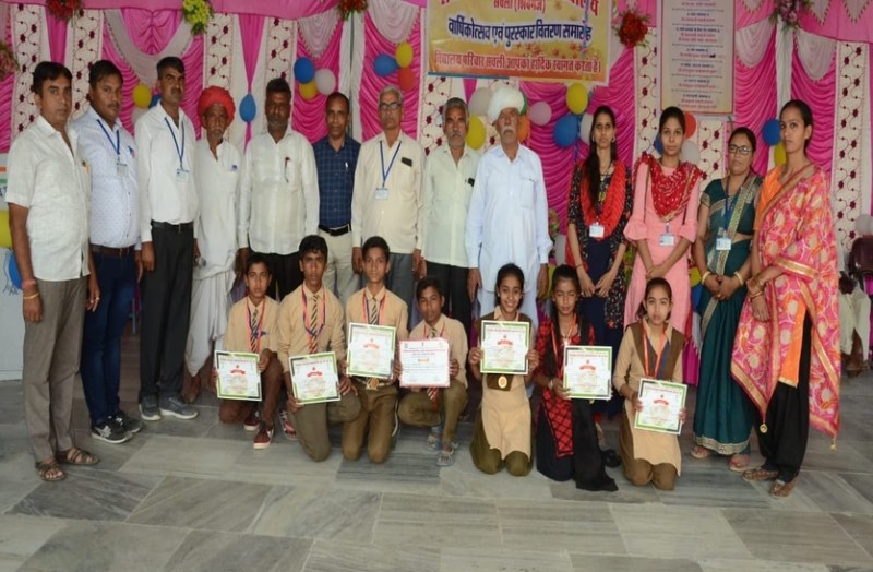 वार्षिकोत्सव में नौनिहालों ने दी प्रस्तुति, सम्मान पाकर प्रतिभाओं के खिले चेहरे