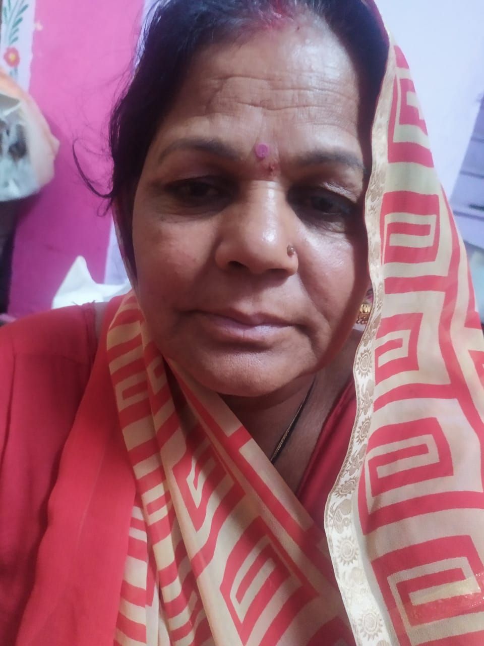 फोटो खिंचवाने के लिए रखा था जेवर से भरा बैग, ले उड़े चोर