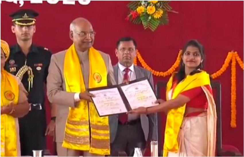 छत्तीसगढ़ : दीक्षांत समारोह में राष्ट्रपति रामनाथ कोविंद बोले- शिक्षा का उद्देश्य केवल डिग्री प्राप्त करना नहीं बल्कि एक अच्छा इंसान बनना है