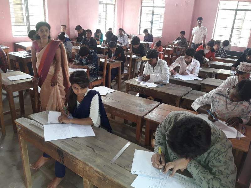 बोर्ड परीक्षा - सरल था प्रश्नपत्र, बहुत लिखा फिर भी छूट गए कुछ प्रश्न