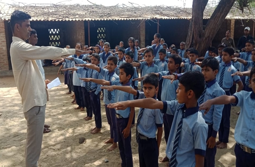राजस्थान पत्रिका के स्वर्णिम भारत अभियान : छात्रों को दिलवाई प्लास्टिक से मुक्ति की शपथ