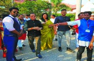 रायपुर पहुंचे ओह माय गॉड के सिद्धेश्वर महाराज, बोले- बापू की जीवनी से मिली आगे बढऩे की प्रेरणा